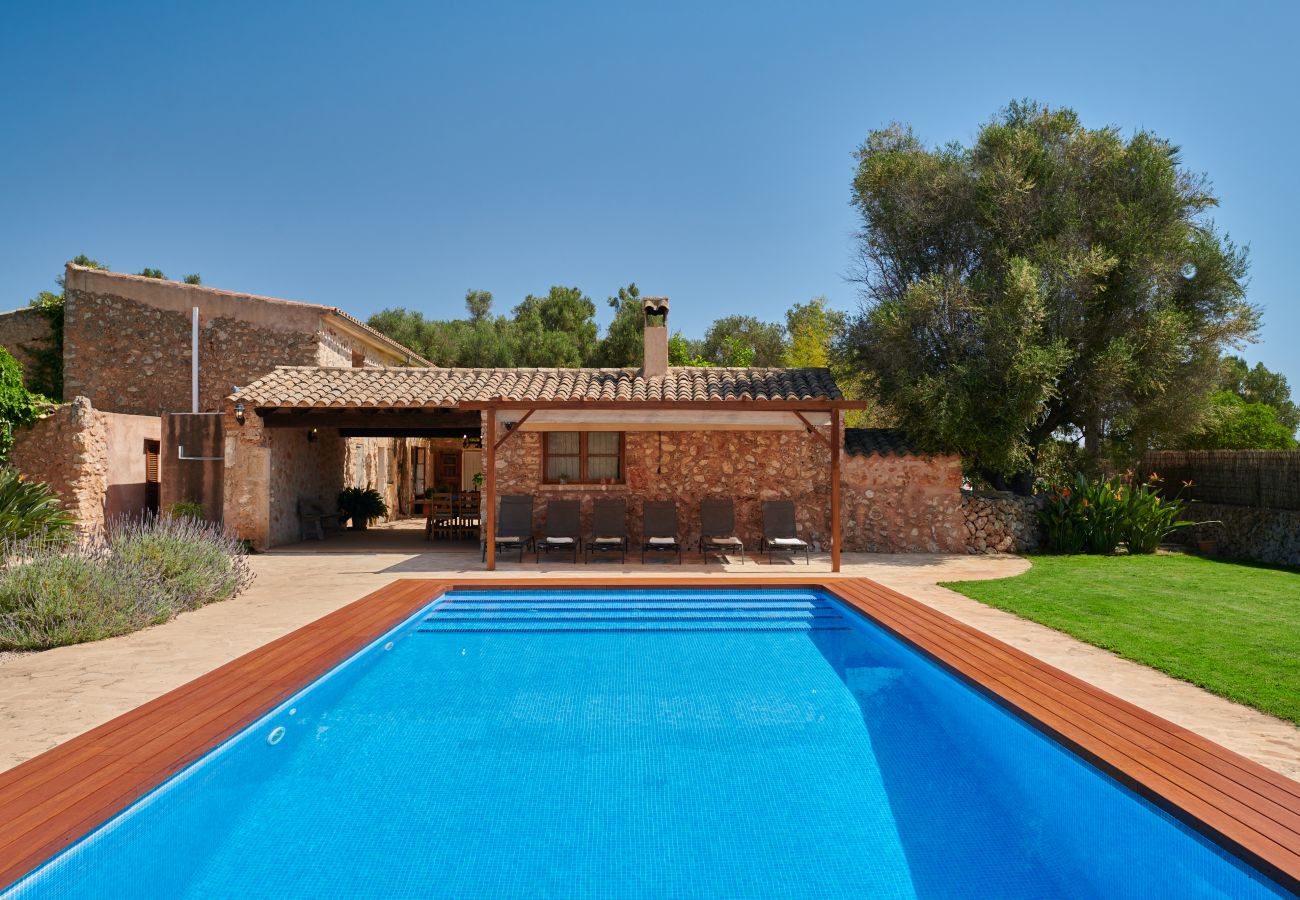 Pool und Terrasse der Finca Can Torres in Felanitx