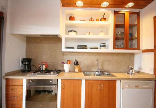 Küche mit Gasherd der Finca La Pineda in Arta 