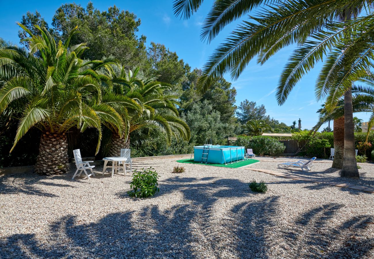 Garten und Pool der Finca Casa Jardin bei Cala Murada