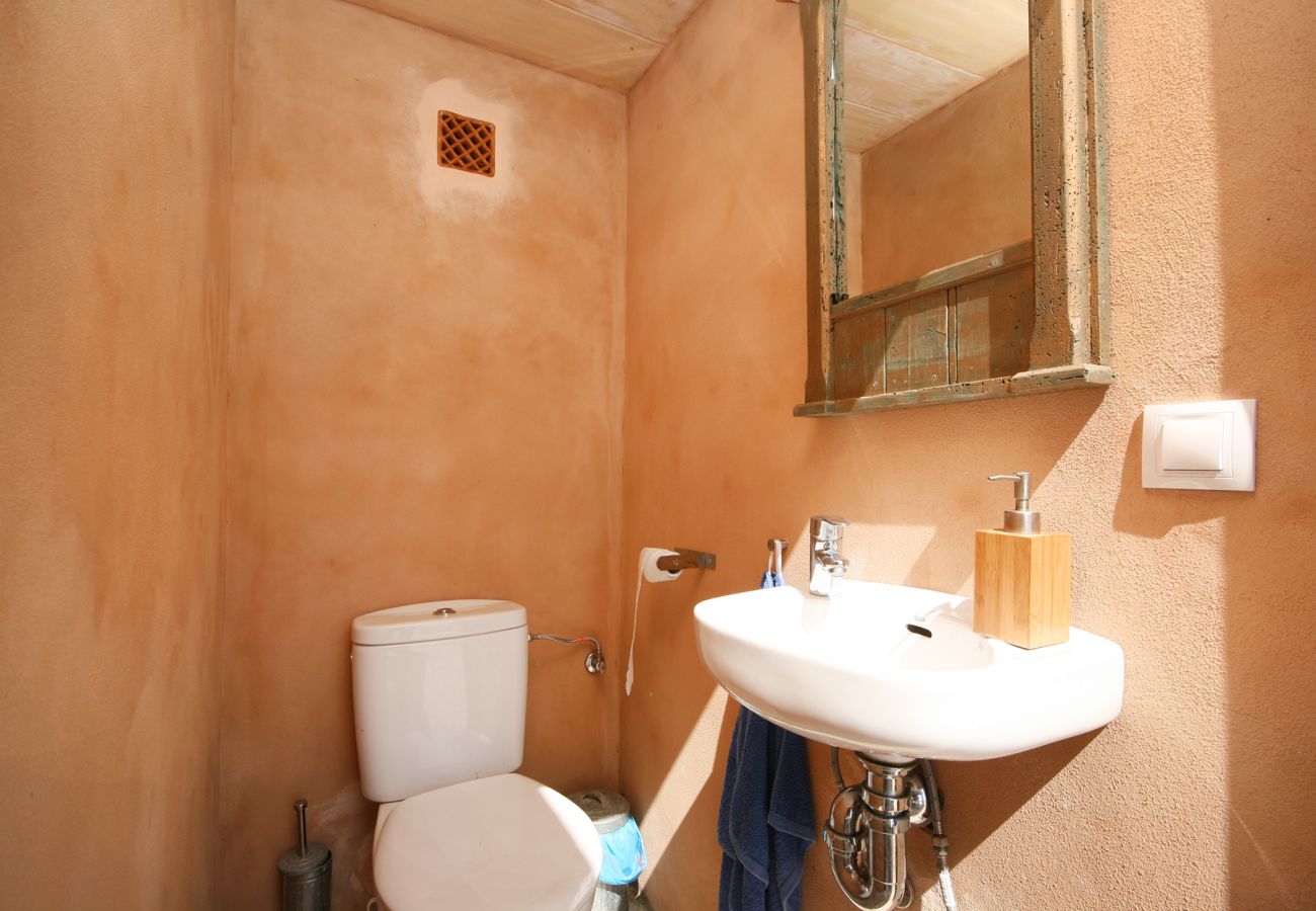 Schönes Gäste-WC der Finca Es Turó bei Manacor 