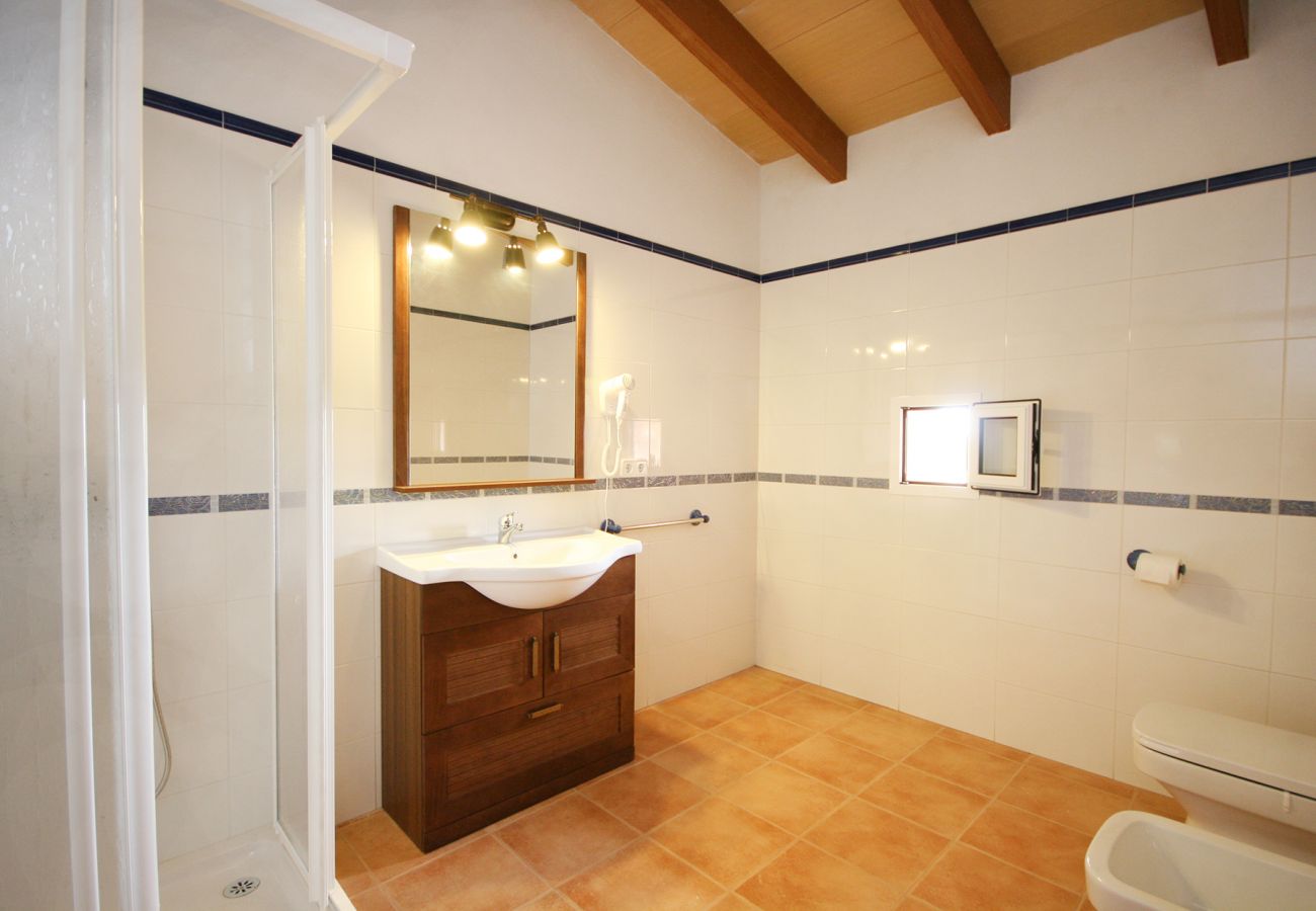 Badezimmer en Suite der Finca Ca Na Mera in Campos 