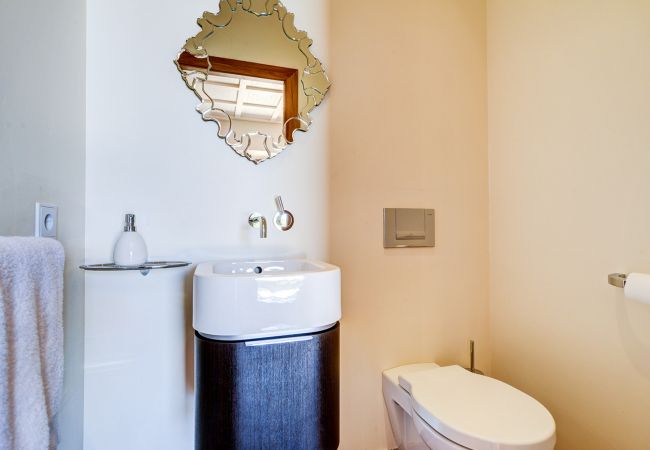 Edles Gäste-WC der Finca Casa Vita in Manacor