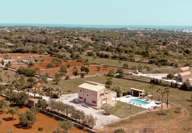 Luftbild mit Umgebung der Finca Es Contes bei Cala d´Or