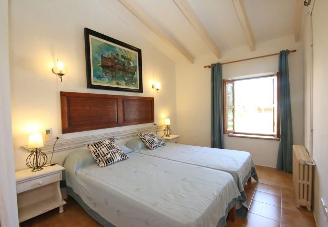 Schlafzimmer mit 2 Einzelbetten der Finca Son Rito in Felanitx 