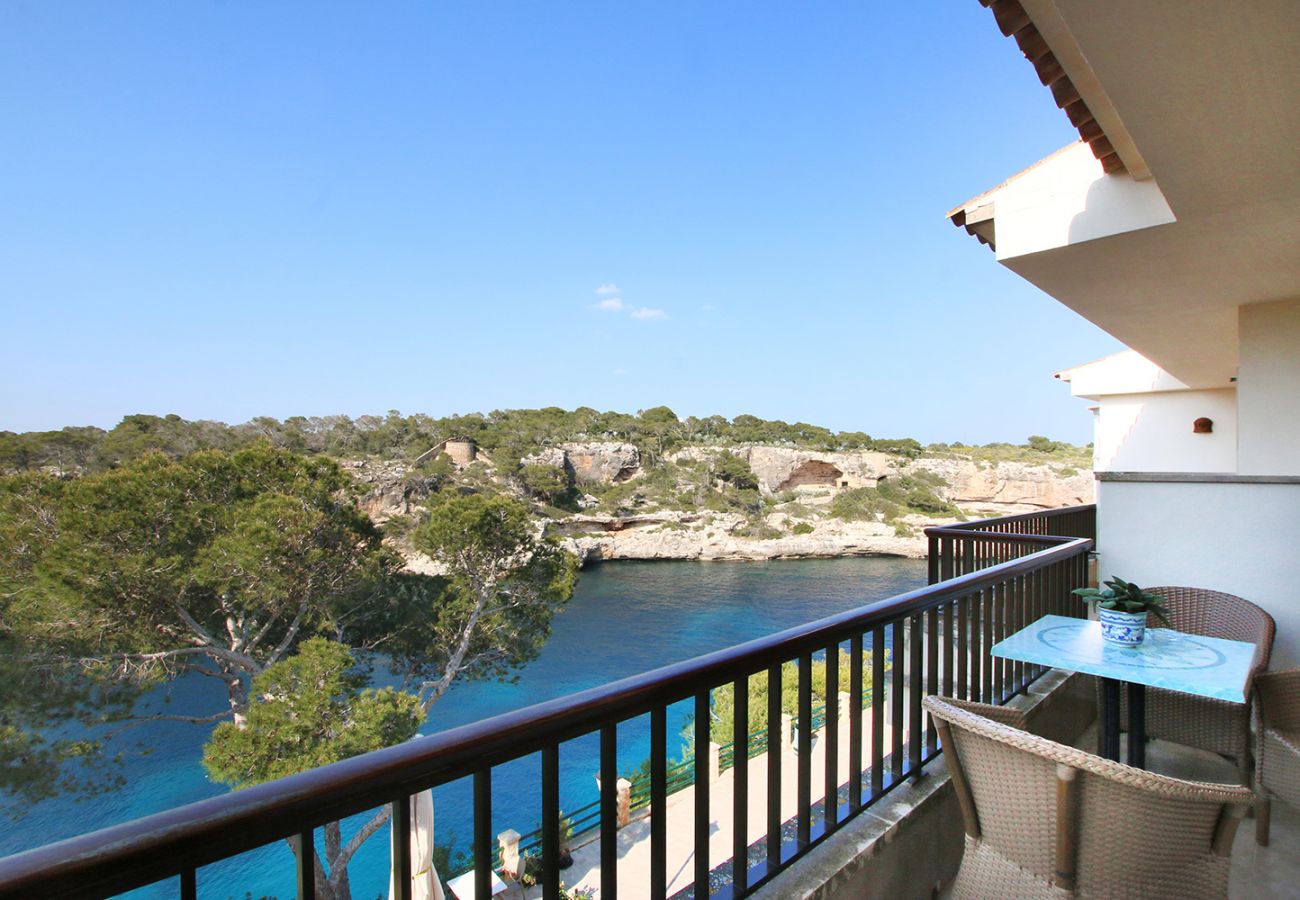 Balkon und Ausblick aufs Meer des Cala Figuera Apartments 1B bei Cala Figuera
