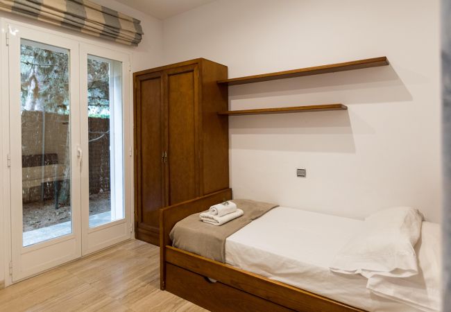 Schlafzimmer mit zwei Einzelbetten der Finca Can Bosc bei Alcudia