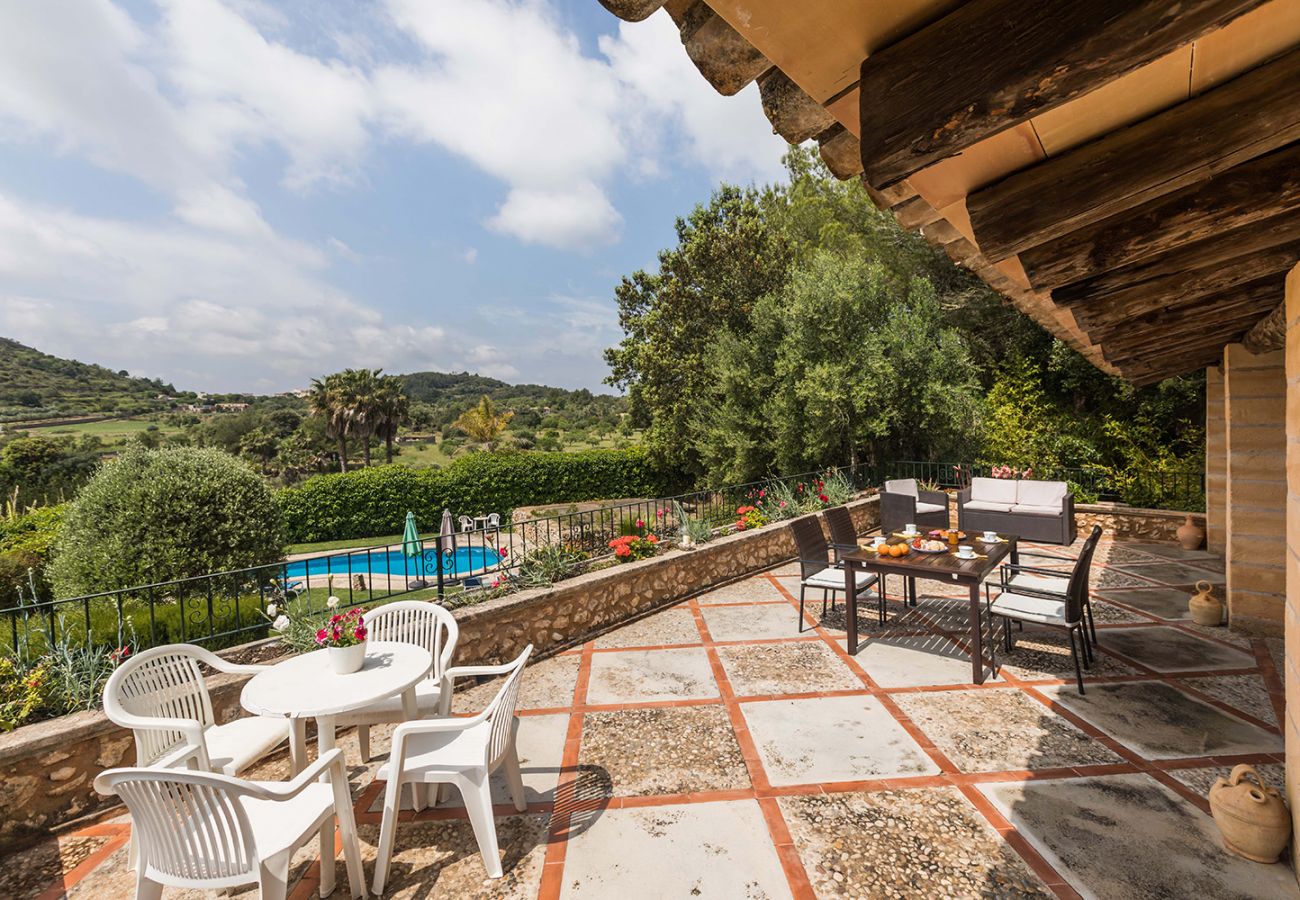 Terrasse mit schönem Ausblick der Finca Casa Petita bei Artà