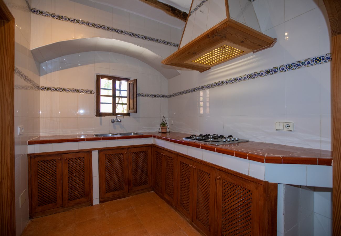 Offene Küche der Finca Sa Pedra bei Santanyi